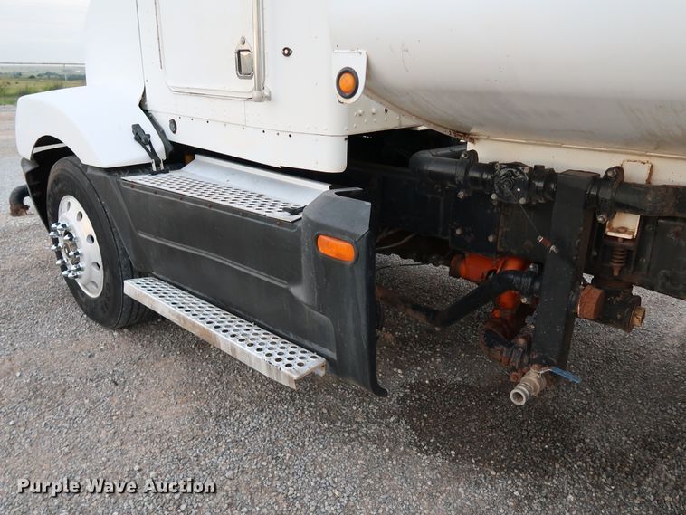 image for item KQ9795 1993 Kenworth T400  water truck