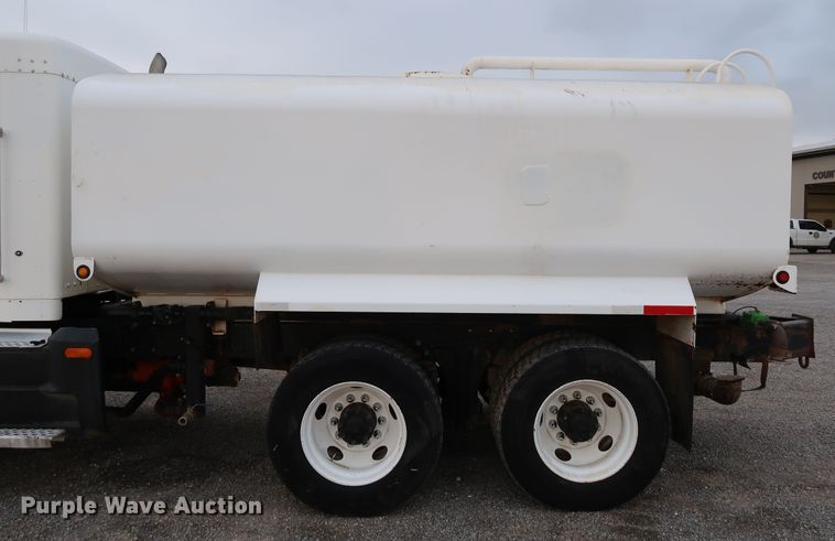 image for item KQ9795 1993 Kenworth T400  water truck