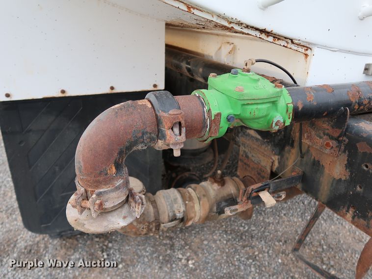 image for item KQ9795 1993 Kenworth T400  water truck