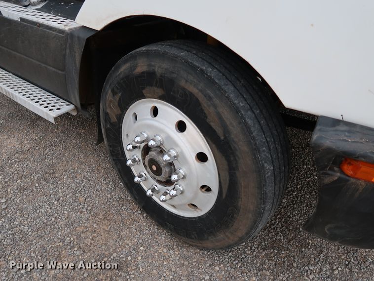 image for item KQ9795 1993 Kenworth T400  water truck