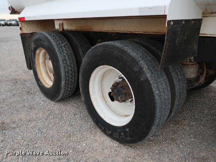 image for item KQ9795 1993 Kenworth T400  water truck