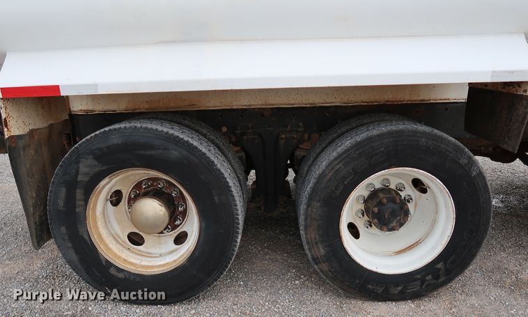 image for item KQ9795 1993 Kenworth T400  water truck