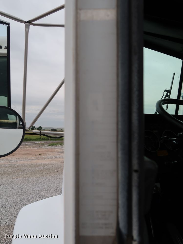 image for item KQ9795 1993 Kenworth T400  water truck