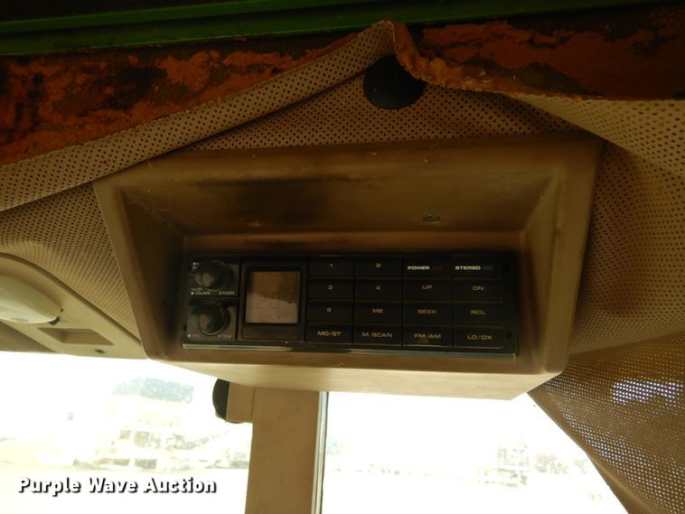 image for item KV9224 1994 John Deere 6400  MFWD tractor