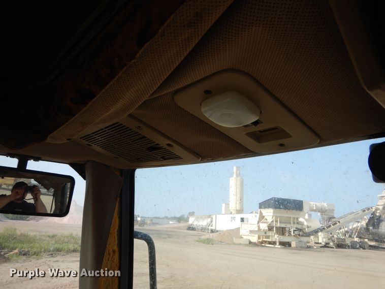 image for item KV9224 1994 John Deere 6400  MFWD tractor