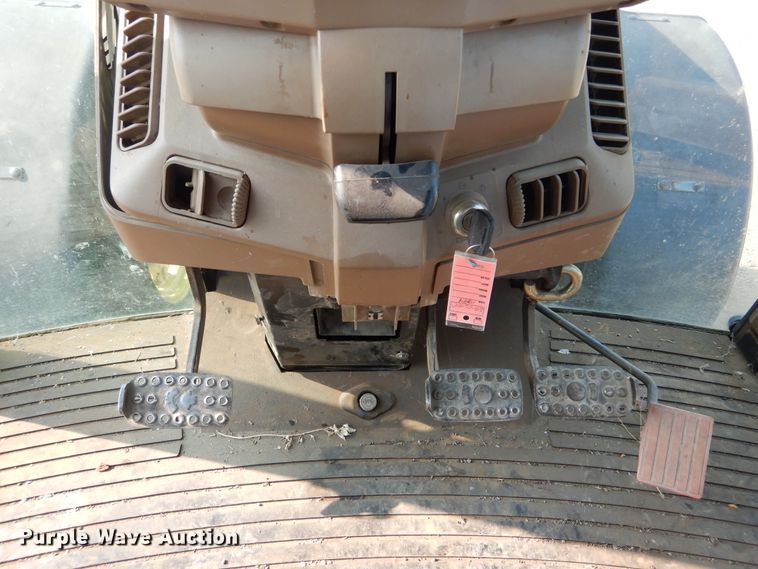 image for item KV9224 1994 John Deere 6400  MFWD tractor