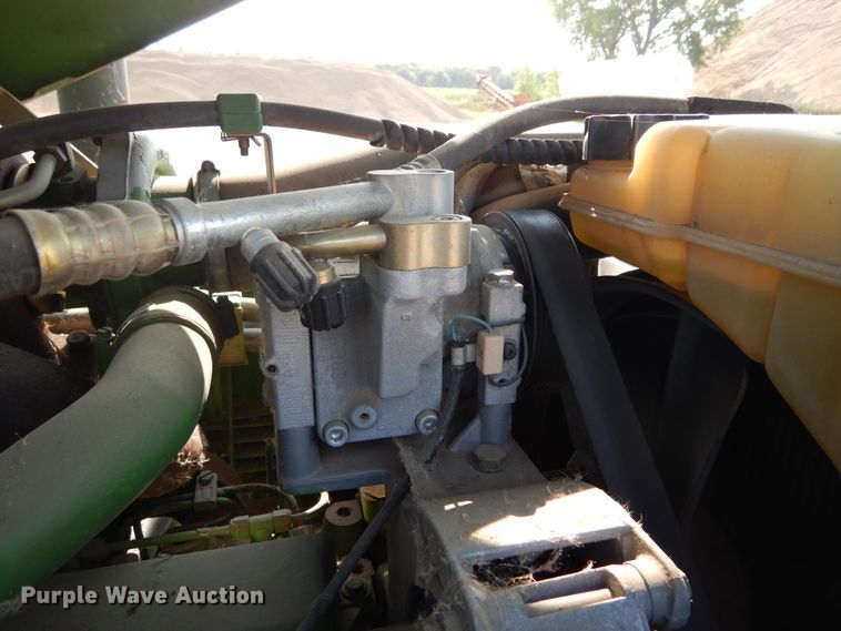 image for item KV9224 1994 John Deere 6400  MFWD tractor