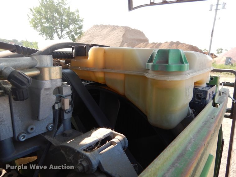 image for item KV9224 1994 John Deere 6400  MFWD tractor