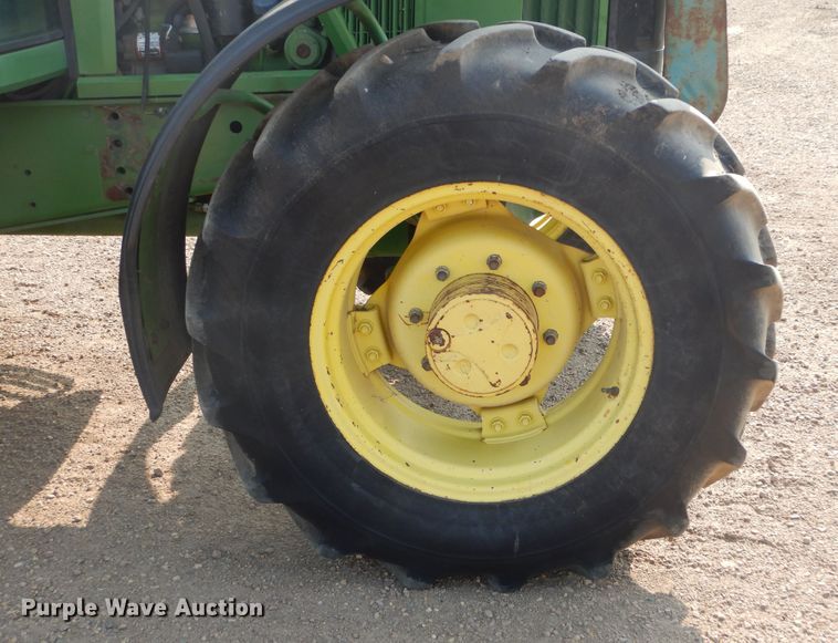 image for item KV9224 1994 John Deere 6400  MFWD tractor