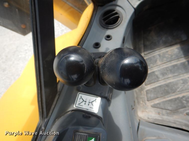 image for item KW9834 2013 New Holland B95C  backhoe