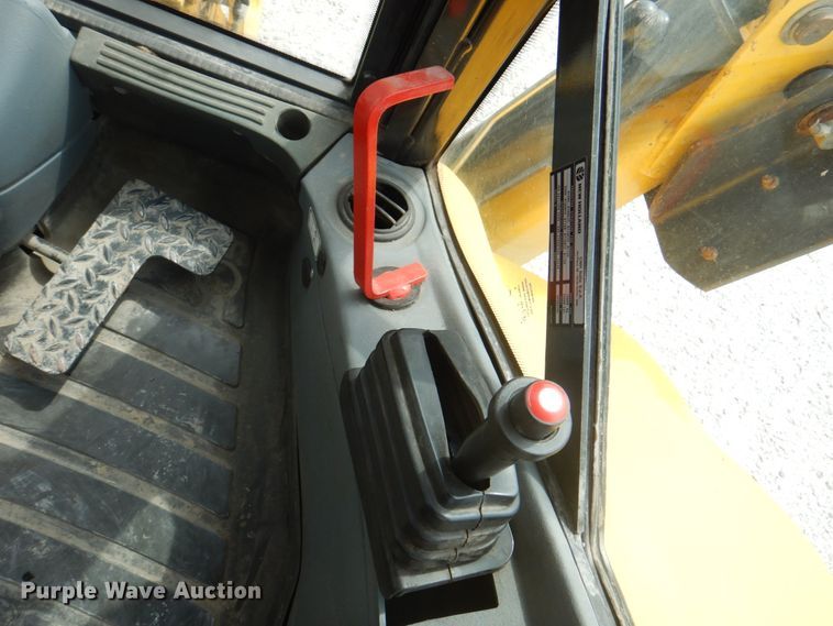 image for item KW9834 2013 New Holland B95C  backhoe