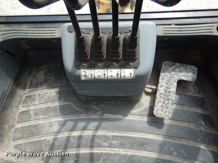 image for item KW9834 2013 New Holland B95C  backhoe