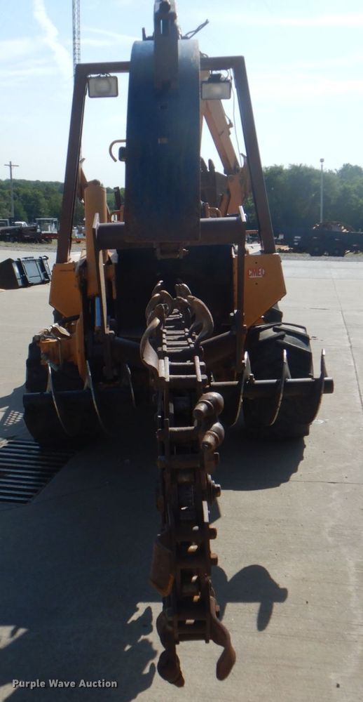 image for item KW9878 1992 Case 660  trencher