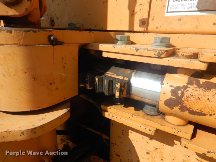 image for item KW9878 1992 Case 660  trencher