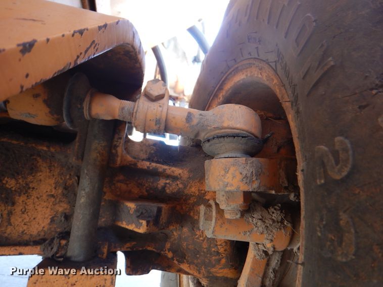 image for item KW9878 1992 Case 660  trencher