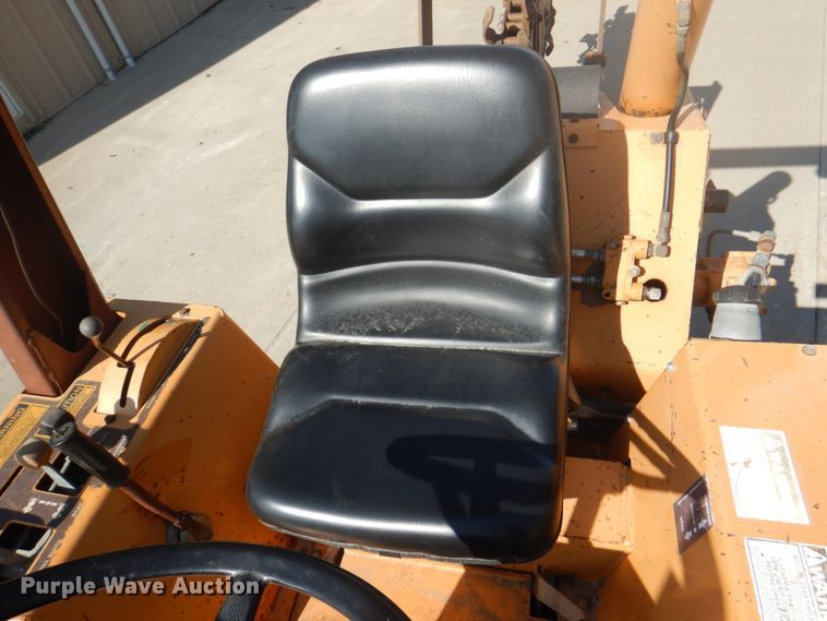 image for item KW9878 1992 Case 660  trencher