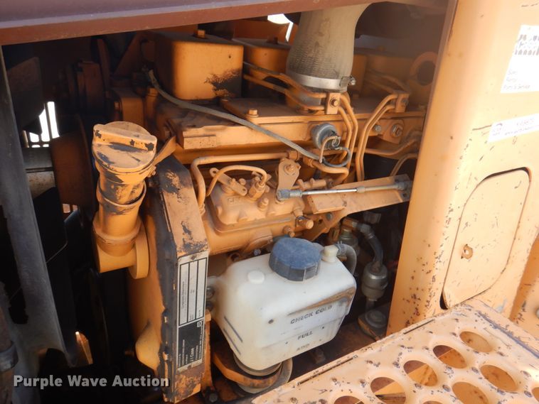 image for item KW9878 1992 Case 660  trencher