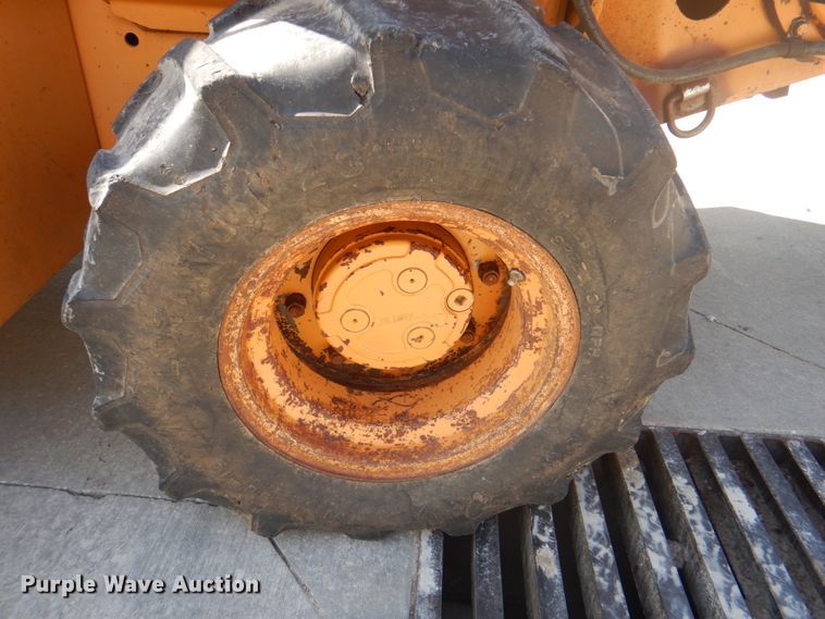 image for item KW9878 1992 Case 660  trencher