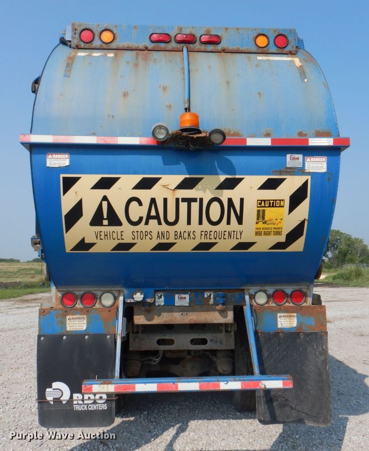 image for item KW9879 2009 Mack Mammoth  refuse truck