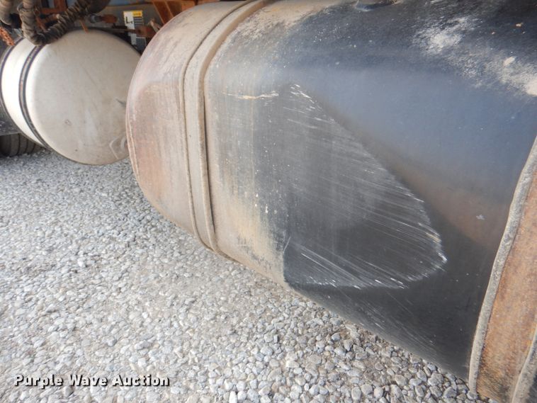 image for item KW9879 2009 Mack Mammoth  refuse truck