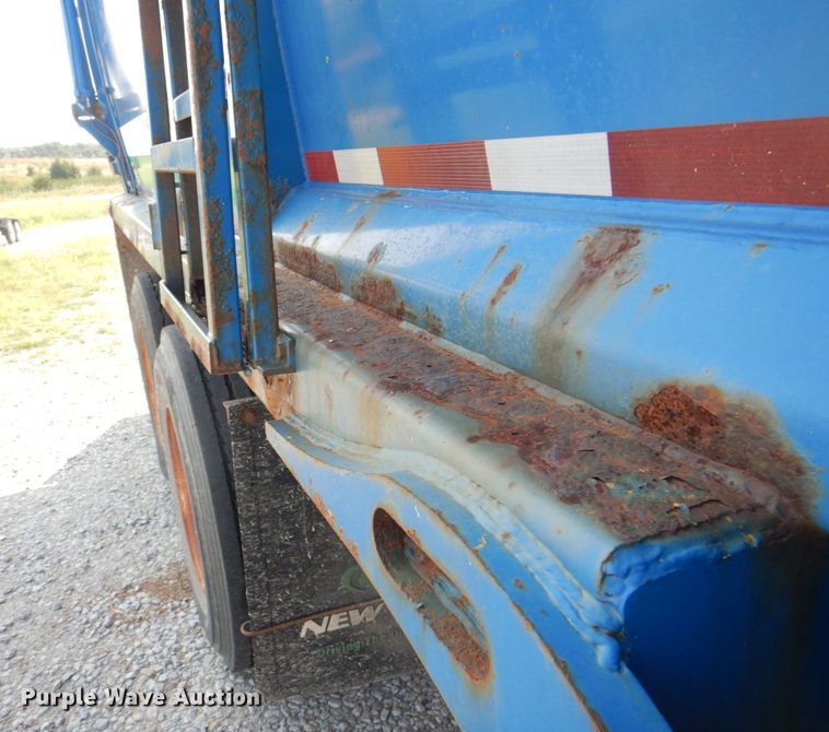 image for item KW9879 2009 Mack Mammoth  refuse truck