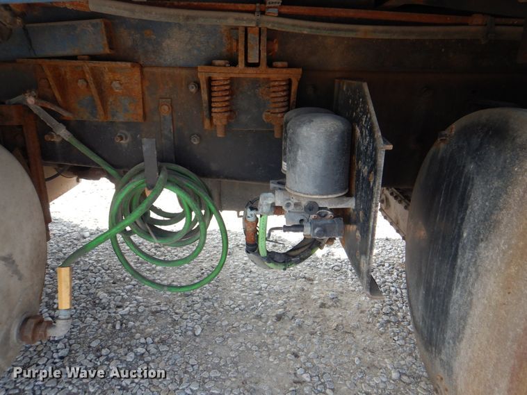 image for item KW9879 2009 Mack Mammoth  refuse truck