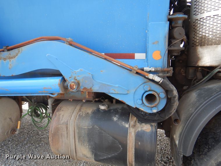 image for item KW9879 2009 Mack Mammoth  refuse truck