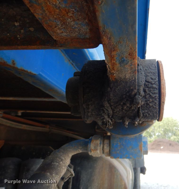 image for item KW9879 2009 Mack Mammoth  refuse truck