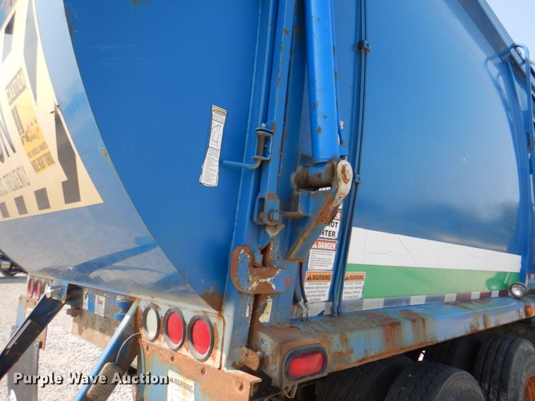 image for item KW9879 2009 Mack Mammoth  refuse truck