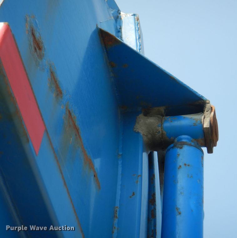 image for item KW9879 2009 Mack Mammoth  refuse truck