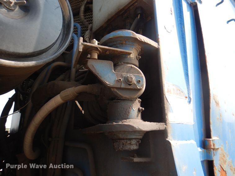 image for item KW9879 2009 Mack Mammoth  refuse truck