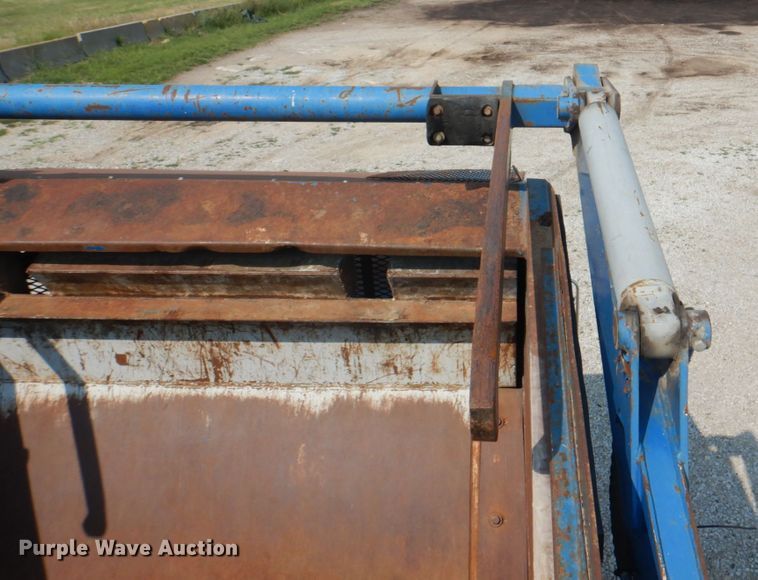 image for item KW9879 2009 Mack Mammoth  refuse truck