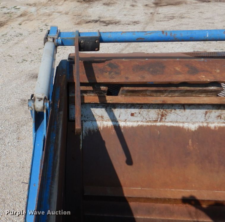 image for item KW9879 2009 Mack Mammoth  refuse truck