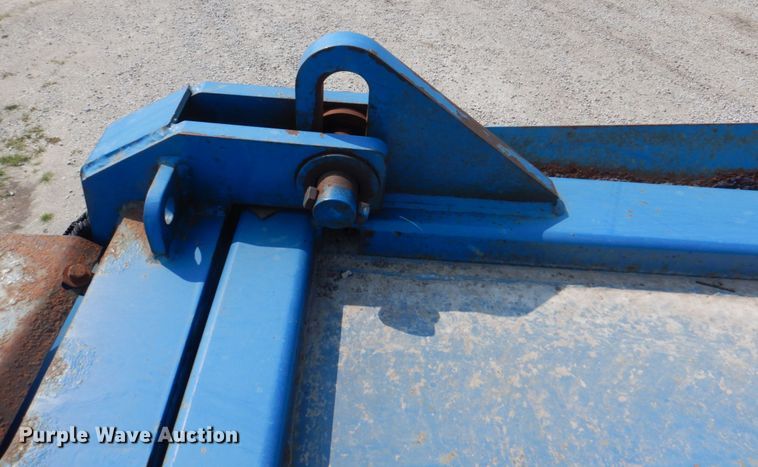 image for item KW9879 2009 Mack Mammoth  refuse truck