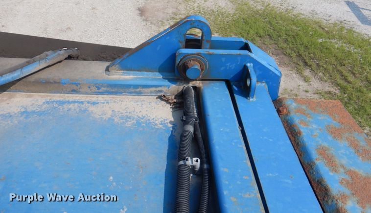 image for item KW9879 2009 Mack Mammoth  refuse truck