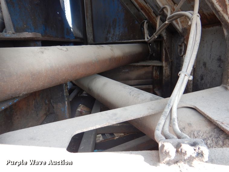 image for item KW9879 2009 Mack Mammoth  refuse truck