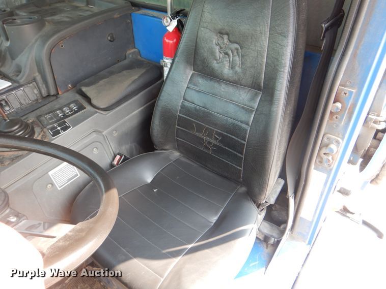 image for item KW9879 2009 Mack Mammoth  refuse truck