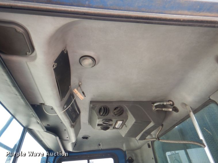 image for item KW9879 2009 Mack Mammoth  refuse truck