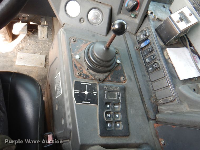 image for item KW9879 2009 Mack Mammoth  refuse truck