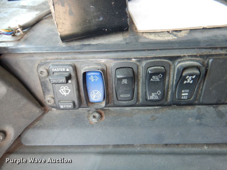 image for item KW9879 2009 Mack Mammoth  refuse truck