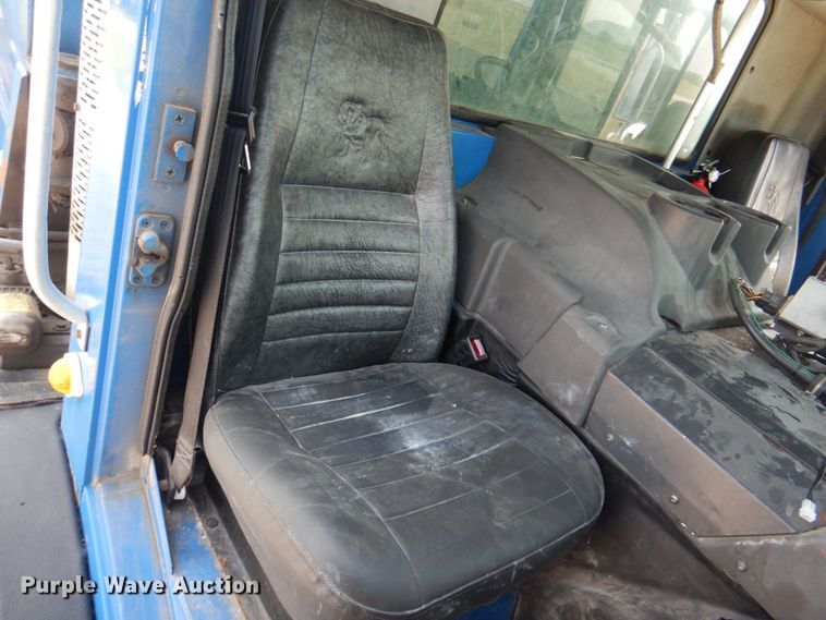 image for item KW9879 2009 Mack Mammoth  refuse truck