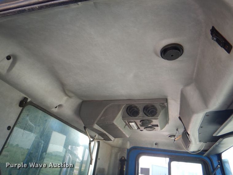 image for item KW9879 2009 Mack Mammoth  refuse truck