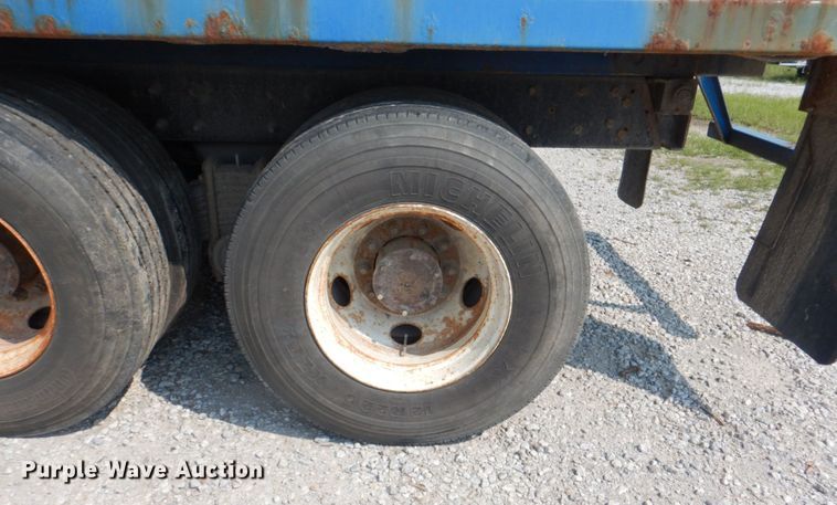 image for item KW9879 2009 Mack Mammoth  refuse truck