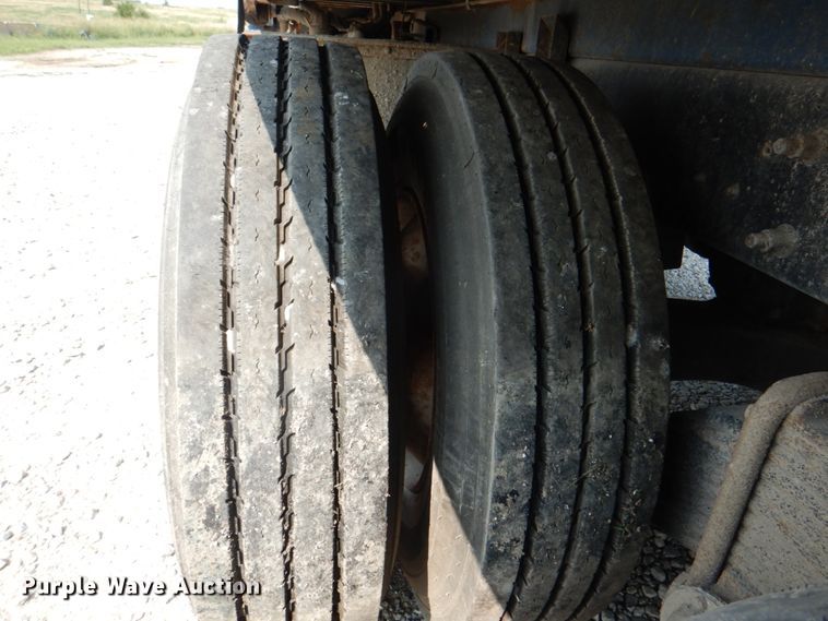 image for item KW9879 2009 Mack Mammoth  refuse truck