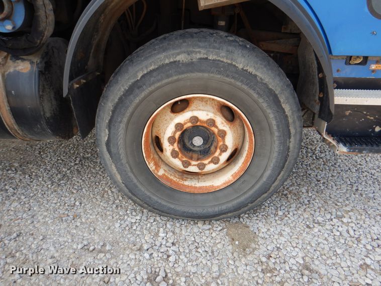 image for item KW9879 2009 Mack Mammoth  refuse truck