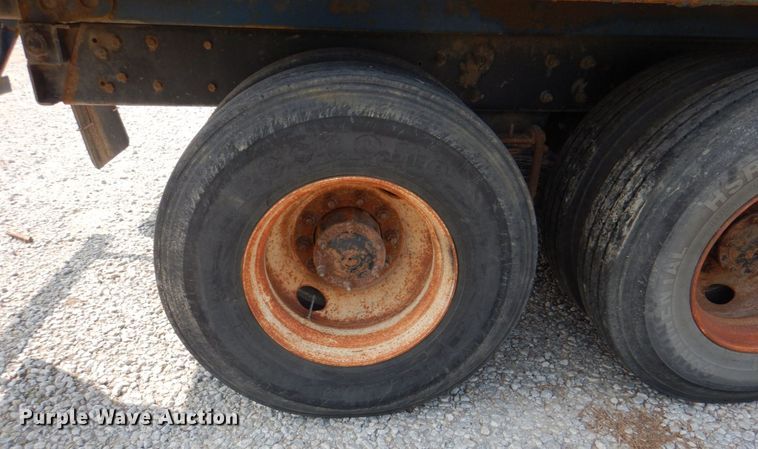 image for item KW9879 2009 Mack Mammoth  refuse truck