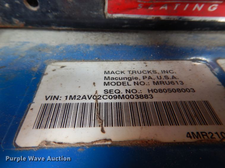 image for item KW9879 2009 Mack Mammoth  refuse truck