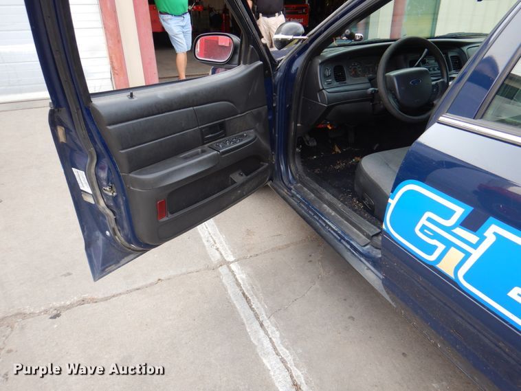 image for item KW9880 2008 Ford Crown Victoria Police Interceptor