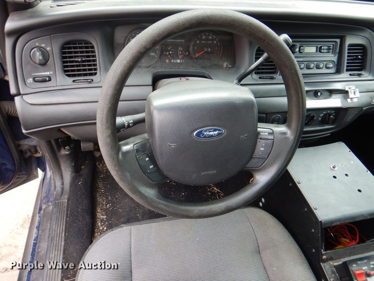 image for item KW9880 2008 Ford Crown Victoria Police Interceptor