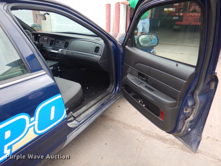 image for item KW9880 2008 Ford Crown Victoria Police Interceptor